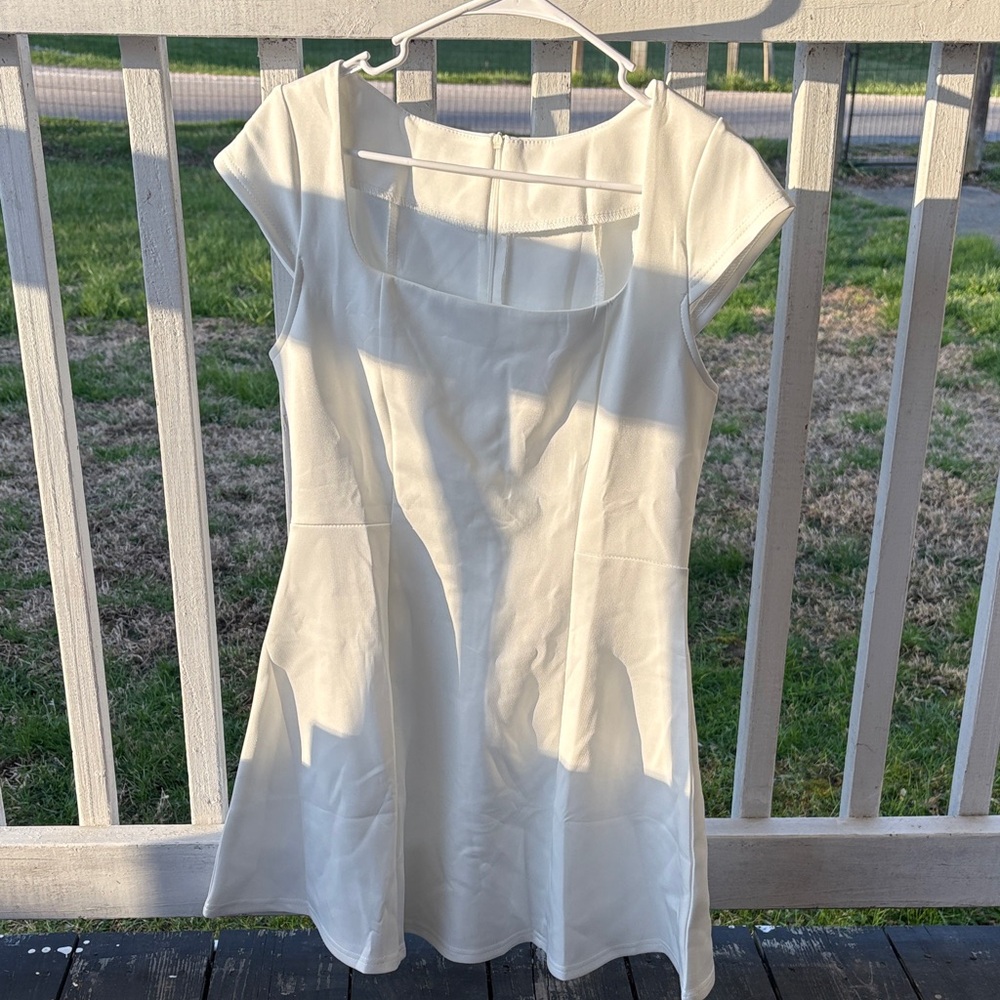 Elegant White Cap Sleeve Dress